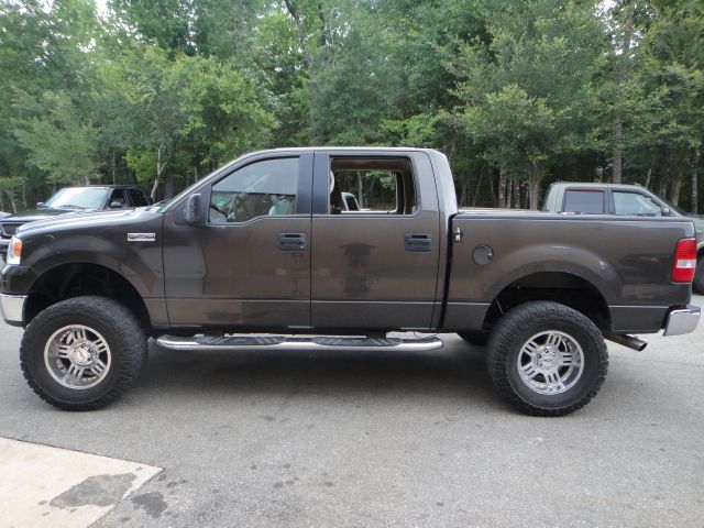 2005 Ford F150 SL Short Bed 2WD