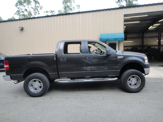 2005 Ford F150 SL Short Bed 2WD