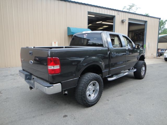 2005 Ford F150 SL Short Bed 2WD