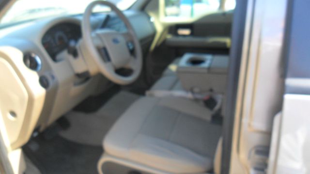 2005 Ford F150 SL Short Bed 2WD