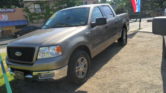 2005 Ford F150 SL Short Bed 2WD