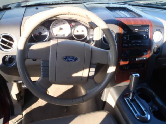 2005 Ford F150 Club Cab 131 WB