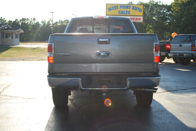 2005 Ford F150 XL 2WD Reg Cab