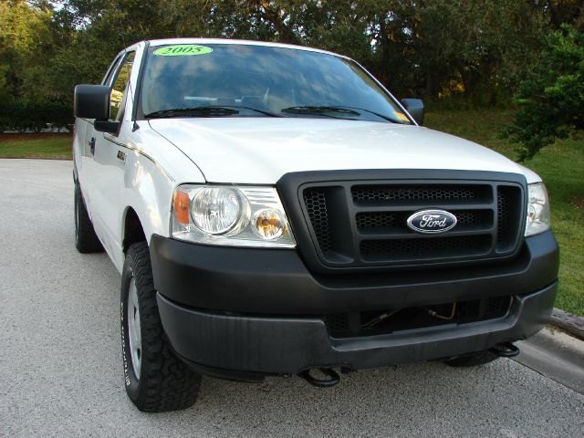 2005 Ford F150 LT Crew Cab