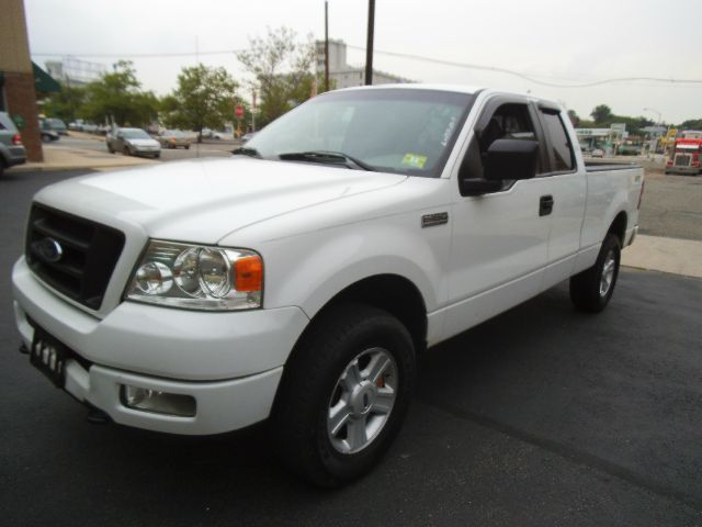 2005 Ford F150 Silver Touring WITH NAV, Sunroof, Leather, And TV