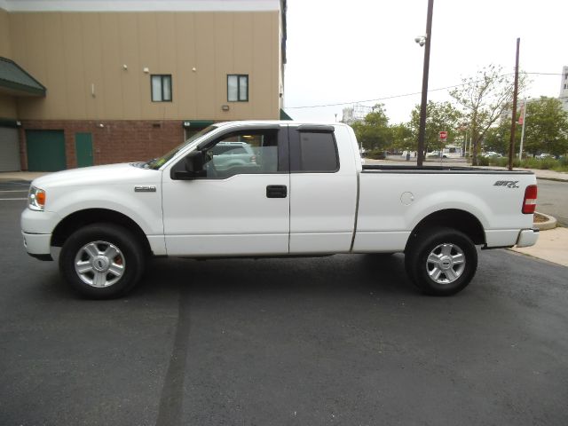 2005 Ford F150 Silver Touring WITH NAV, Sunroof, Leather, And TV