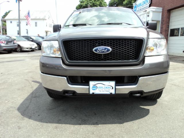 2005 Ford F150 XL 2WD Reg Cab