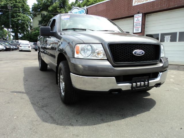 2005 Ford F150 XL 2WD Reg Cab