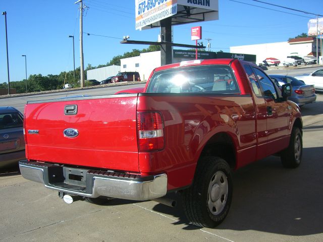 2005 Ford F150 Crew Cab Short Box 2-wheel Drive SLE