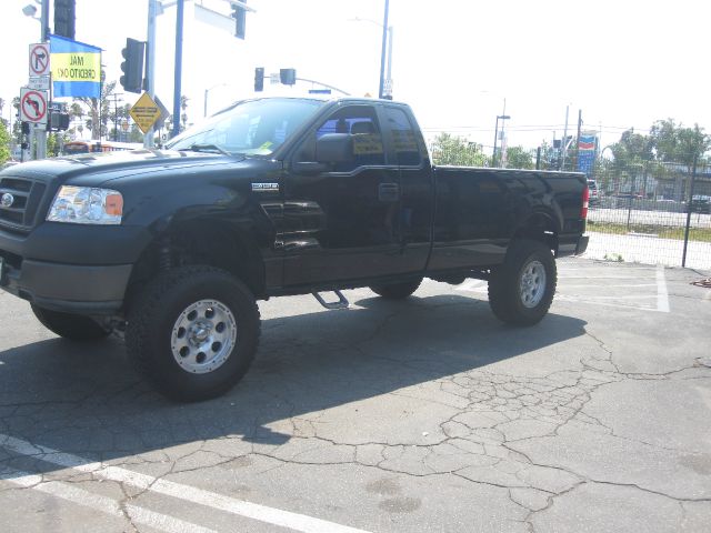 2005 Ford F150 LX V6 Coupe