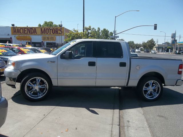 2006 Ford F150 SL Short Bed 2WD