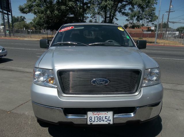 2006 Ford F150 SL Short Bed 2WD