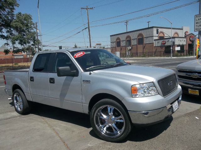 2006 Ford F150 SL Short Bed 2WD