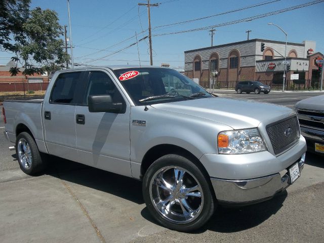 2006 Ford F150 SL Short Bed 2WD