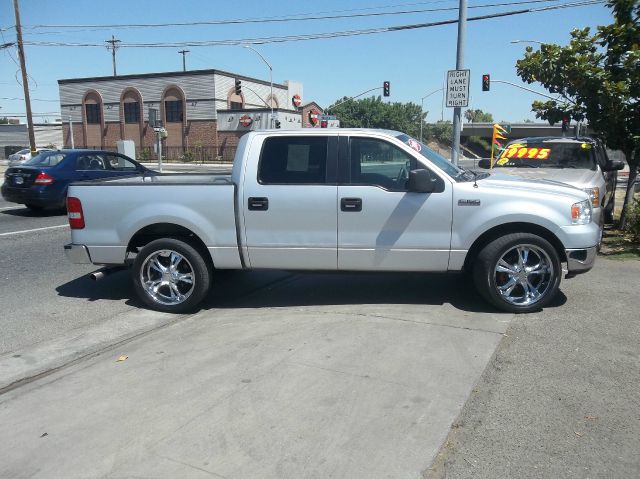 2006 Ford F150 SL Short Bed 2WD