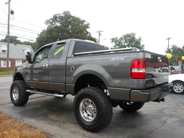 2006 Ford F150 XLT Supercrew Short Bed 2WD