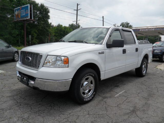 2006 Ford F150 SL Short Bed 2WD