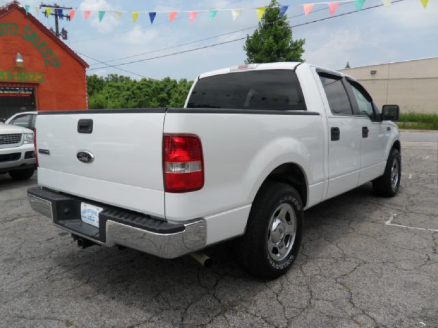 2006 Ford F150 SL Short Bed 2WD