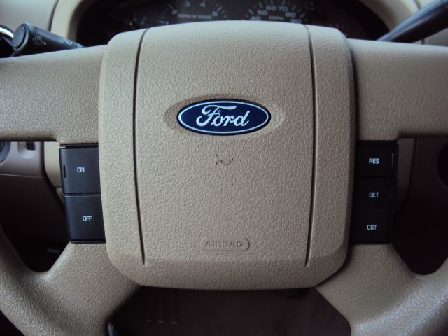 2006 Ford F150 XL 2WD Reg Cab