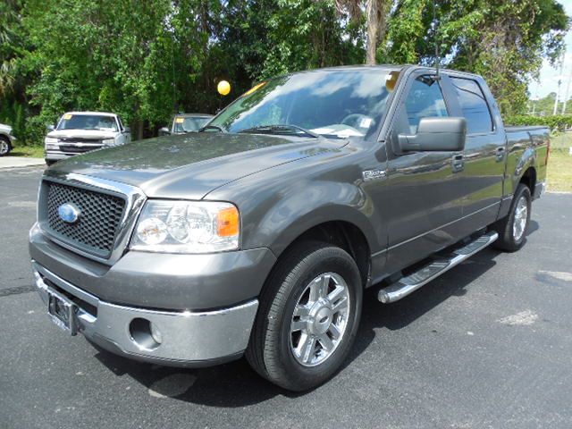 2006 Ford F150 SL Short Bed 2WD