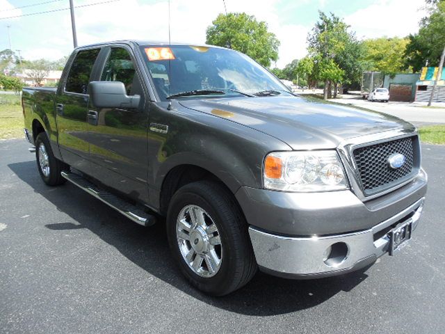 2006 Ford F150 SL Short Bed 2WD