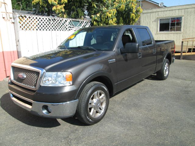 2006 Ford F150 XLT Crew 4x4 (marshalltown)