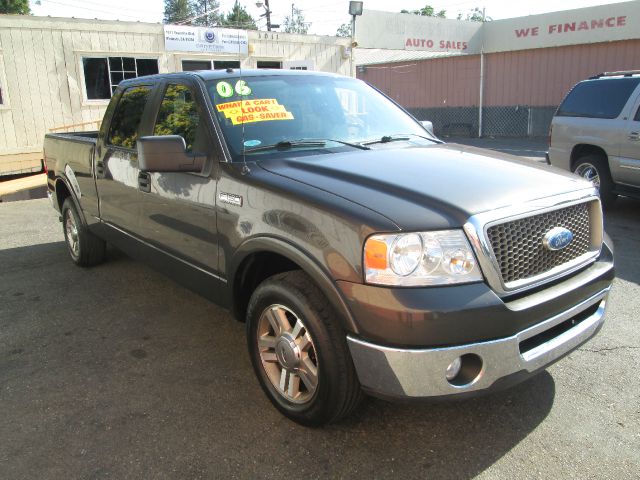 2006 Ford F150 XLT Crew 4x4 (marshalltown)