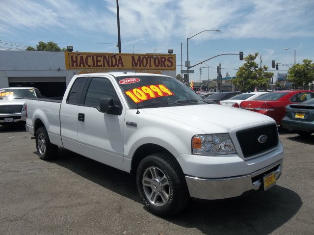 2006 Ford F150 XLT Supercrew Short Bed 2WD