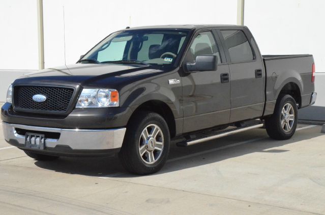 2006 Ford F150 SL Short Bed 2WD