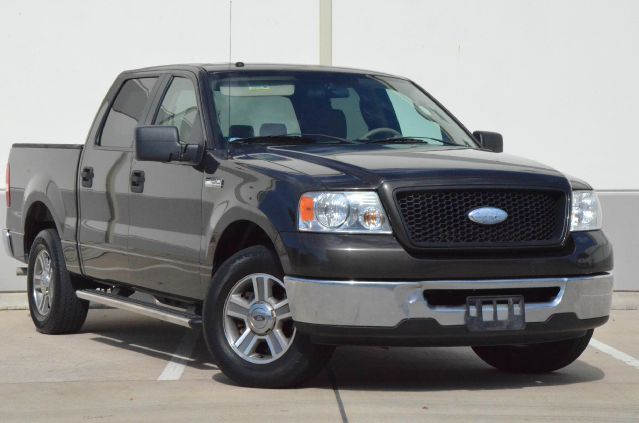 2006 Ford F150 SL Short Bed 2WD