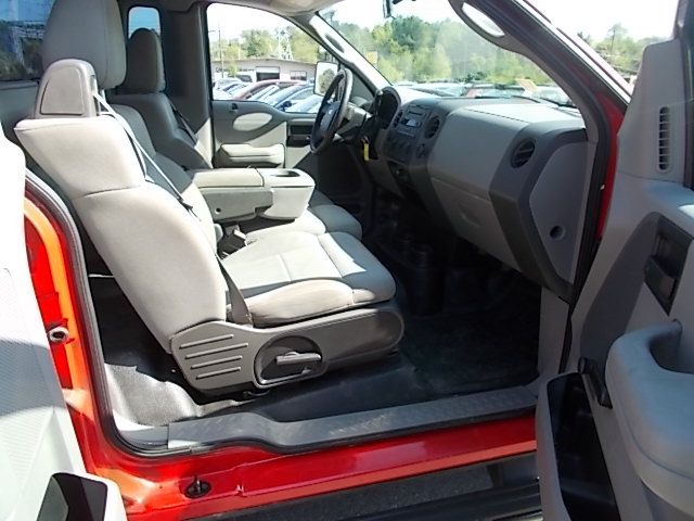 2006 Ford F150 REG CAB 119.