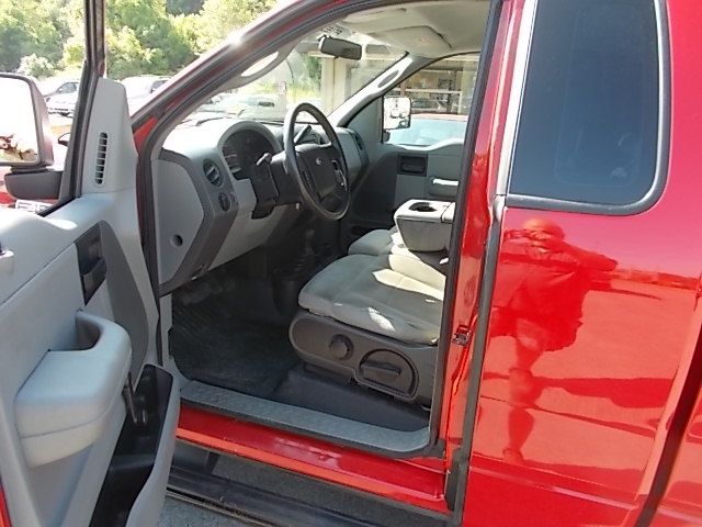 2006 Ford F150 REG CAB 119.