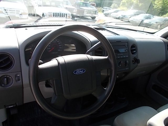 2006 Ford F150 REG CAB 119.