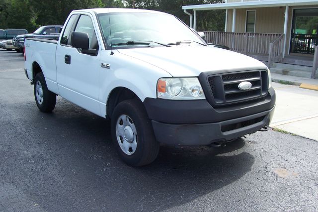 2006 Ford F150 Crew Cab Short Box 2-wheel Drive SLE