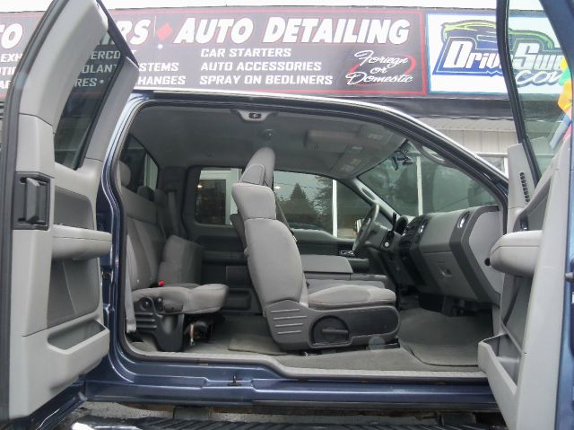 2006 Ford F150 XL 2WD Reg Cab