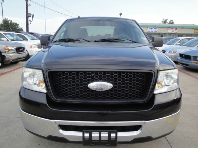 2006 Ford F150 SL Short Bed 2WD