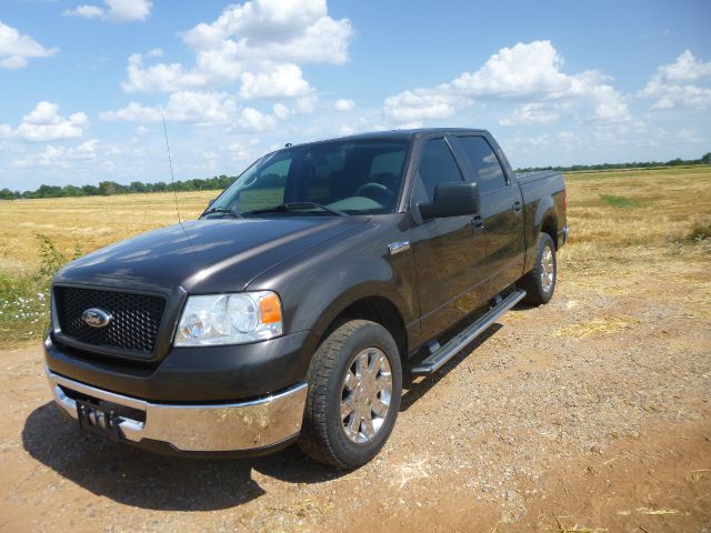 2006 Ford F150 SL Short Bed 2WD