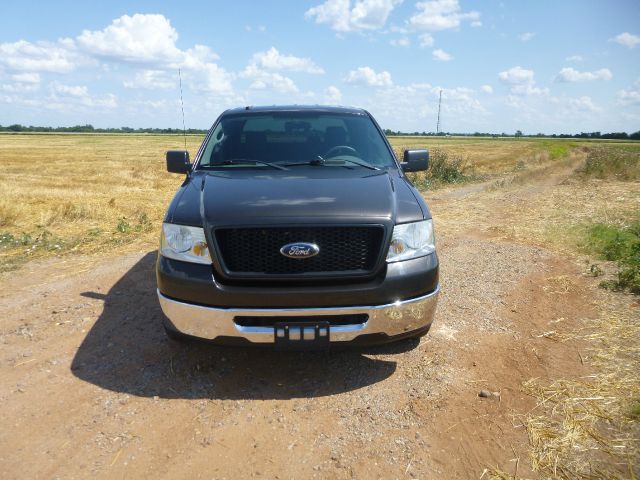 2006 Ford F150 SL Short Bed 2WD