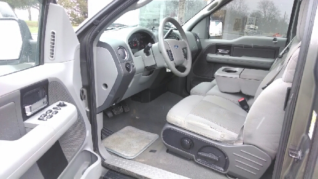 2006 Ford F150 XL 2WD Reg Cab