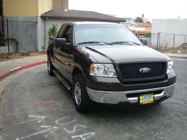 2006 Ford F150 SLE 5.3L V8 4WD 9 Passenger ABS TC