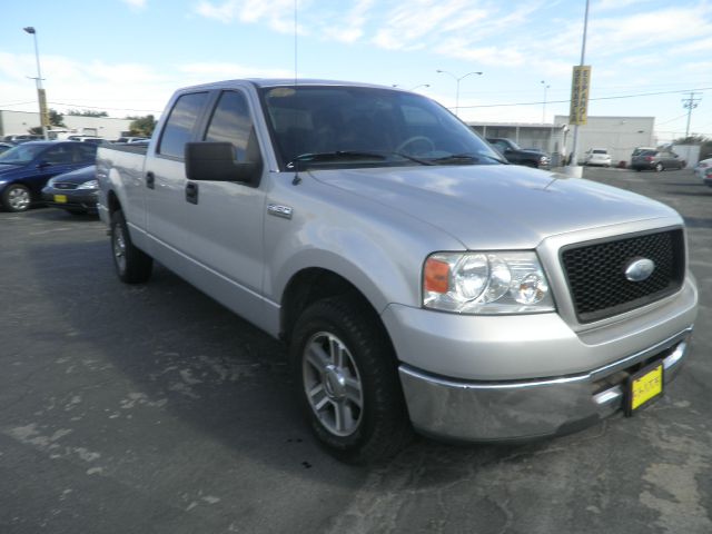 2006 Ford F150 SL Short Bed 2WD