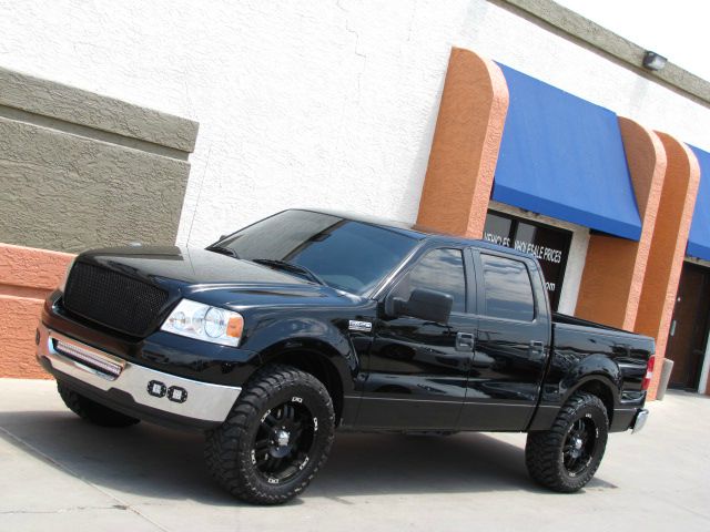 2006 Ford F150 SL Short Bed 2WD