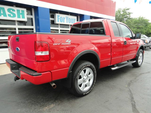 2006 Ford F150 LT. 4WD. Sunroof, Leather