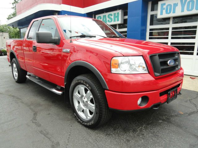 2006 Ford F150 LT. 4WD. Sunroof, Leather