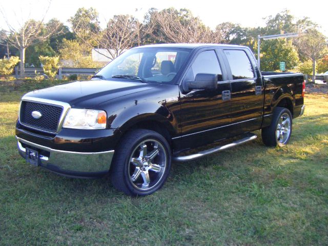 2007 Ford F150 SL Short Bed 2WD