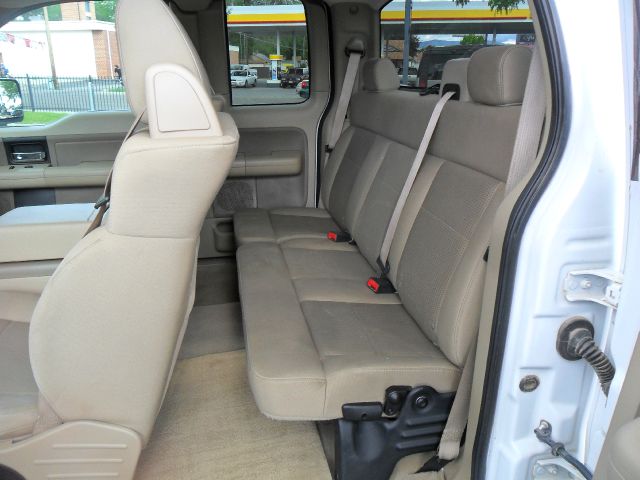 2007 Ford F150 CREW CAB RTL W/leather