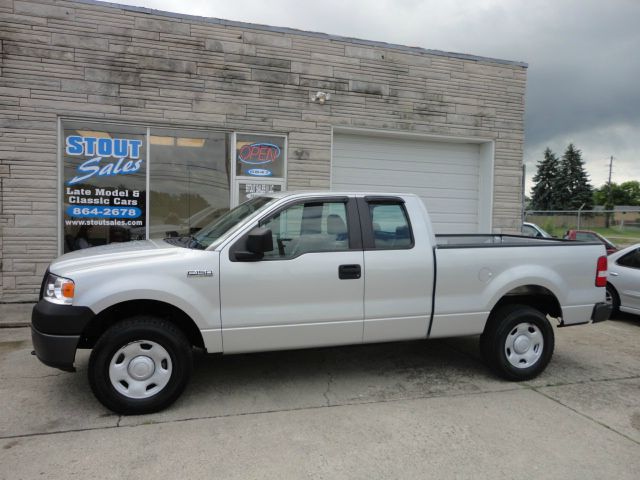 2008 Ford F150 4DR SDN CVT 3.5 SE W/roof