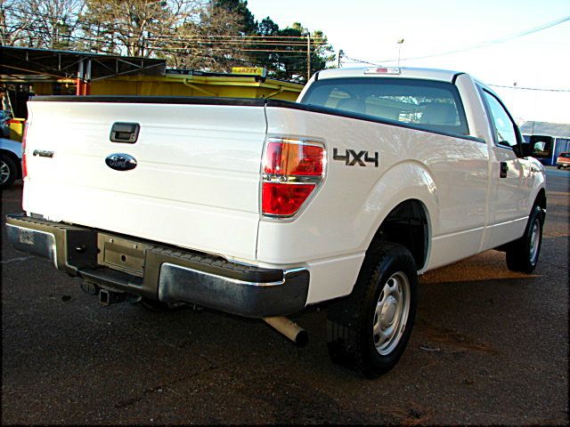 2010 Ford F150 XLT - Regular CAB