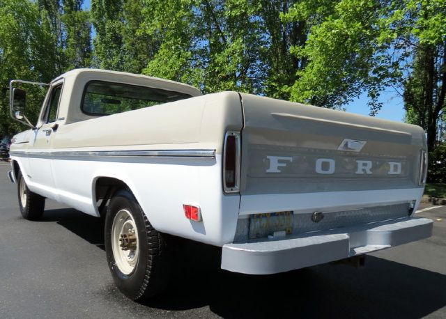 1968 Ford F250 Cross Country SE