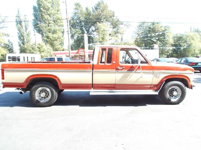 1985 Ford F250 Wideside Extended Cab SLS